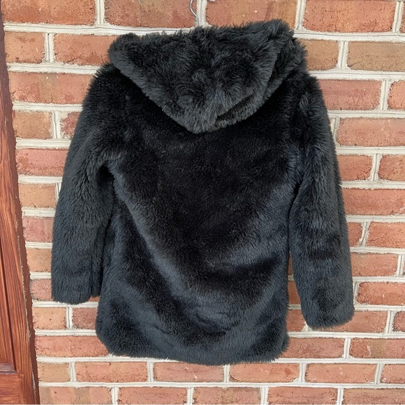 Faux fur warm coat. See comments about size. No flaws - Picture 2 of 7